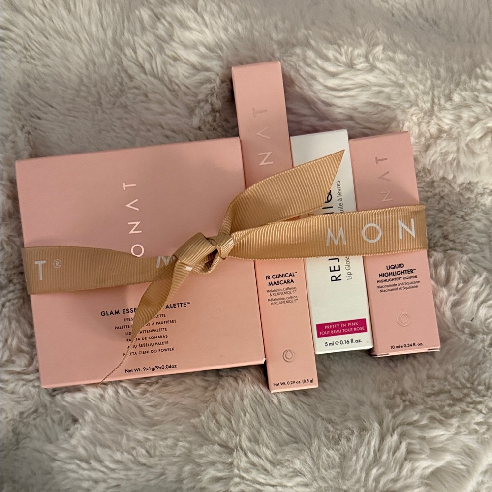 Monat Glam Essentials Set